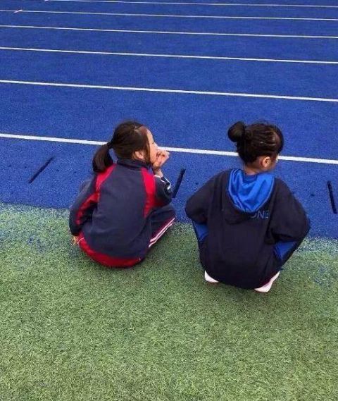 田雨橙代表学校参加跑步比赛 风一样的女子名