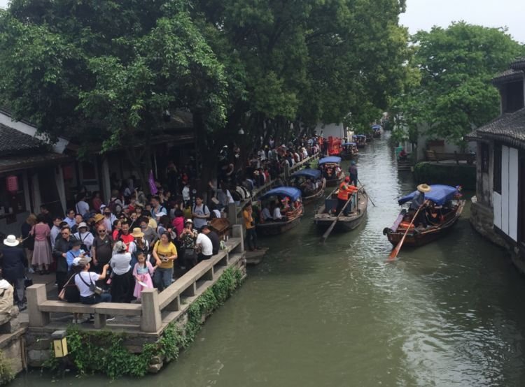 游客买了票却不让进？景区推诿人太多，游客怼得景区无言以对