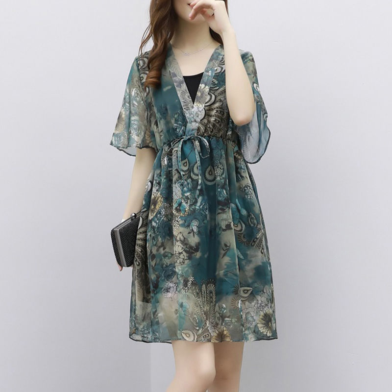 新上市就“走红”的富贵裙，嫂子把裤子全扔了，47岁穿出少女感