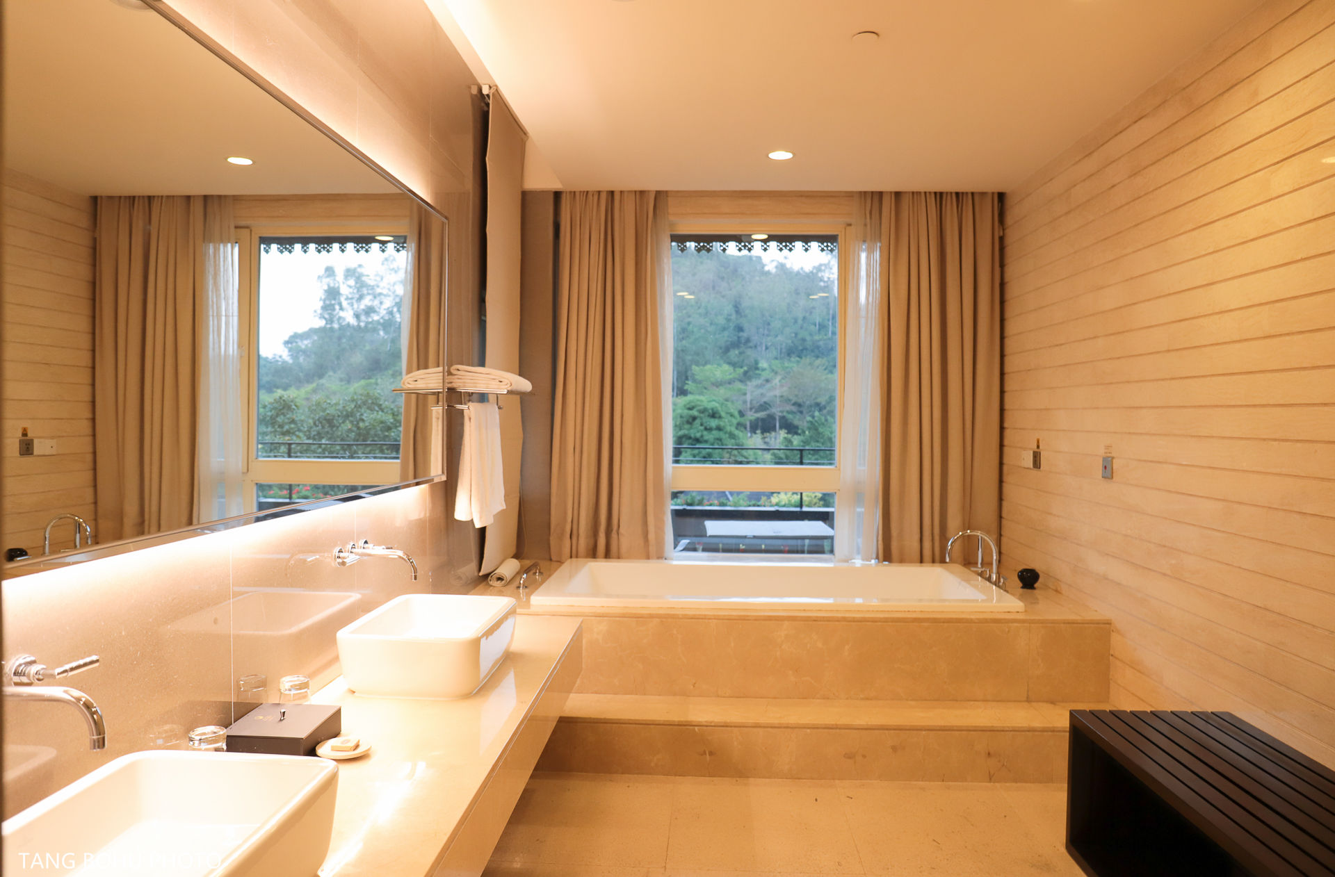 尽享深圳世外桃源的秘境之美，开启一段温泉之旅！