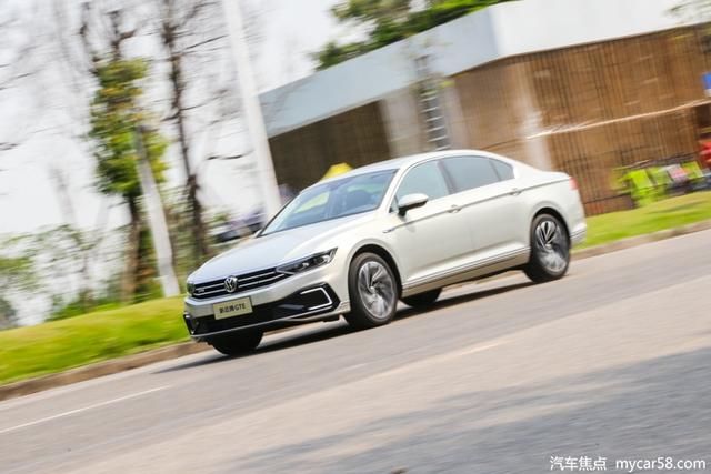  #舒适#搭1.4T+电机混动系统，座舱舒适外观大气，试驾全新迈腾GTE