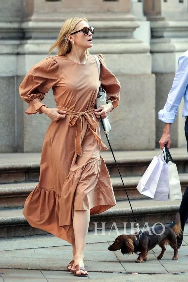 好看| 连衣裙+凉拖这组绝配CP，上班约会谁穿谁美!