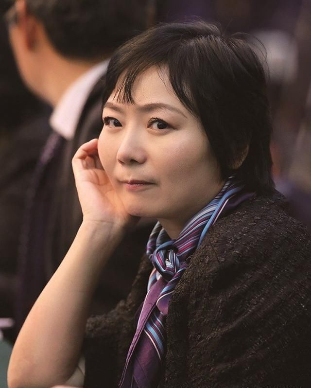 中国90后女首富诞生:身家530亿元,却少有人见过她的真面目!