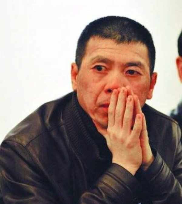 崔永元回应冯小刚:你的罪恶都在我的抽屉里!