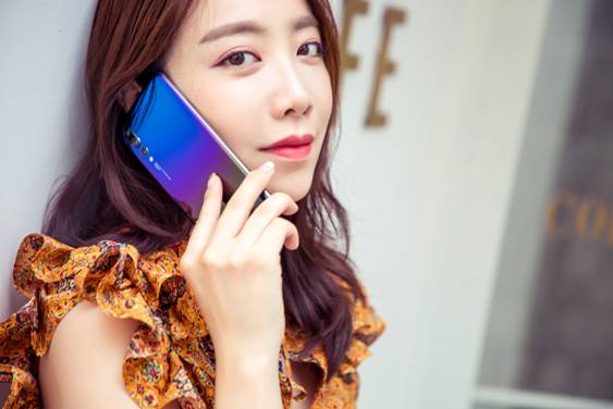 圈粉了时尚博主 华为P20新色的吸引力在哪