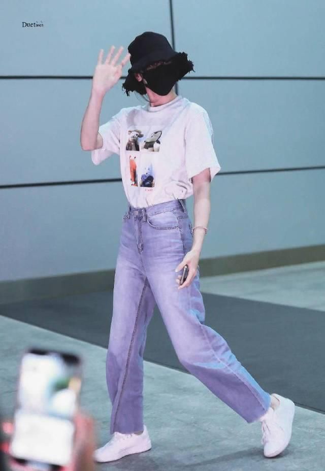  穿法：韩系减龄风，普通女孩的夏日T恤，要这样穿才不路人！