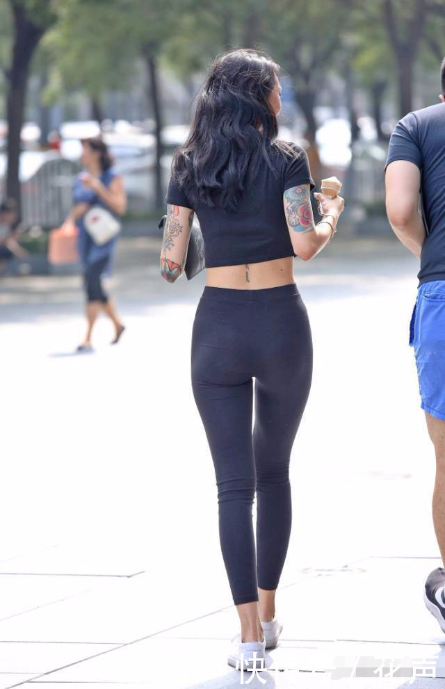 摄影：紧身裤很有范