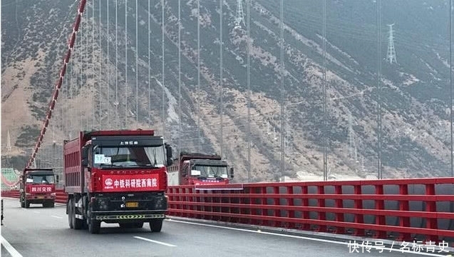 中国再创造桥新纪录，深入山体159米，依靠整座大山拽住大桥