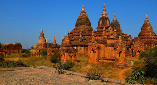 1千元人民币兑换22万多缅甸元，在当地能干啥？当地美女告诉你