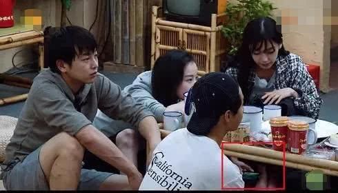 杨颖假吃?她深夜发14个字疑似回应，网友仍嘲讽:你真努力了吗?