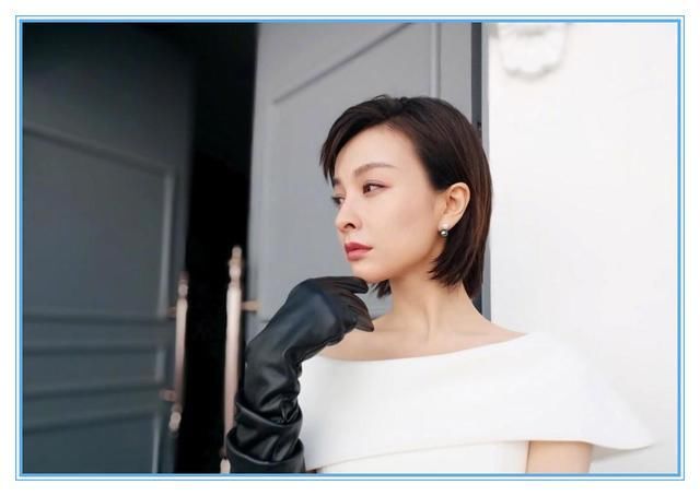 吴昕是35岁，孙俪也35岁，二人同穿一件露肩裙，差距竟如此尴尬？