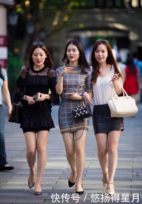 街拍: 图一清新小美女, 图二三人行姐妹花, 图三模特小姐姐