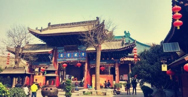 一座跟北京城隍庙齐名的寺庙，寺内一块匾只有内心无愧的人才敢念