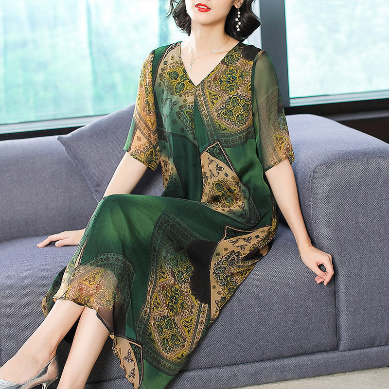 入秋了，你秋装买够了吗?新款“小香风”套装别错过，美的更出众