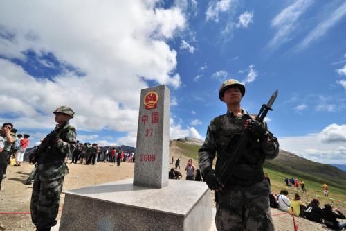 中国这座山美如仙境，有1300米长成国界线，对面就是朝鲜！