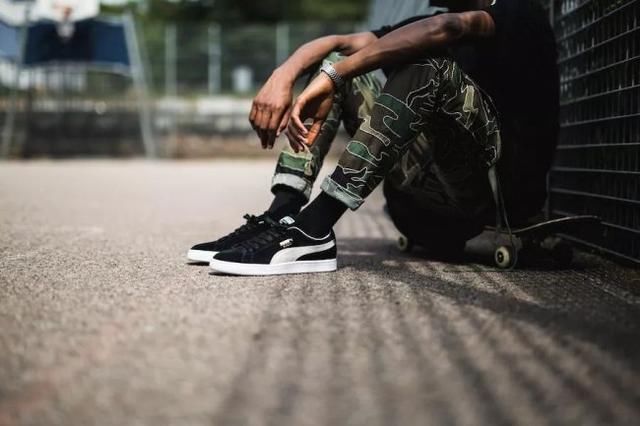 今年最嘻哈的球鞋来了！不仅火了 50 年，还是说唱大佬的最爱！