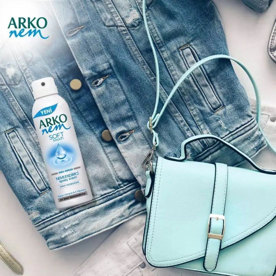 当身体乳喷遍全身，婴儿般的水润肌肤迅速封锁~