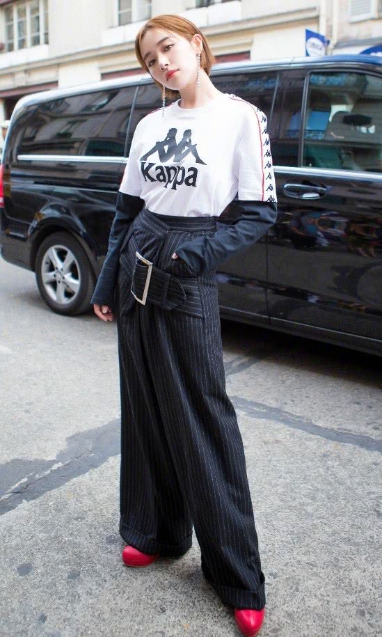 阚清子只是把腰带系到大腿上，腿就长了20厘米，腿真让人自卑