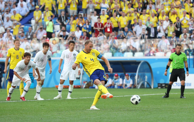 动感世界杯丨VAR再显威 瑞典点球胜韩国_【快