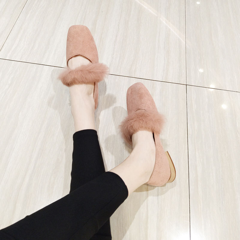 新款平底女鞋，简约而不失优雅，小个子女生也能穿出“新高度”