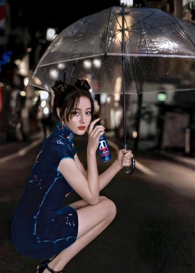  #性感#现在的女人真会穿,这样性感的旗袍直接穿上了,不过真好看