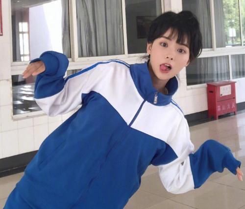  「好看」学生党嫌校服“太丑”不想穿00后掌握这“3办法”，分分钟爱上丑校服