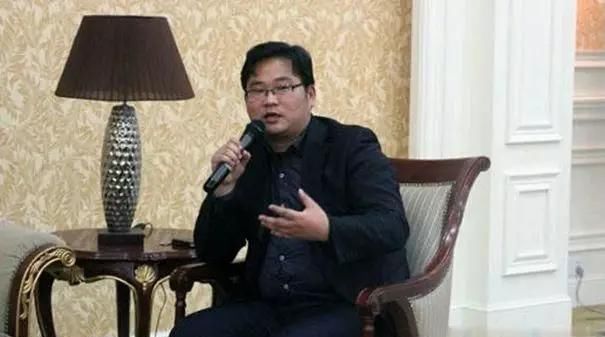 「美国留学」鲁豫的传奇人生:离开央视,与美籍老公离婚,时隔9年与初恋结婚