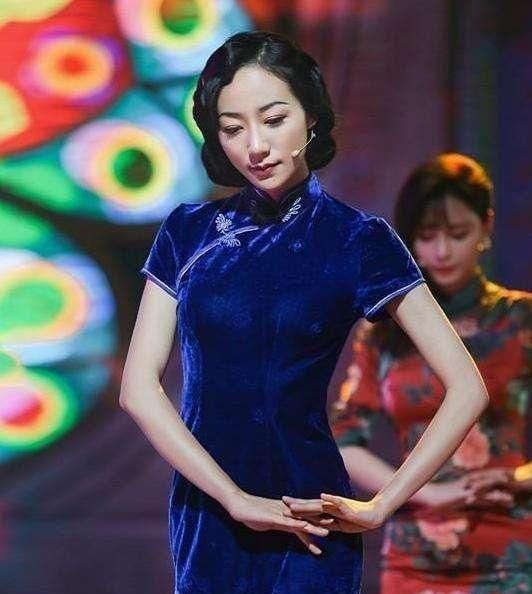  『漂亮』在我国的旗袍裙究竟有多漂亮？看过这种旗袍美人，网民砰然心动