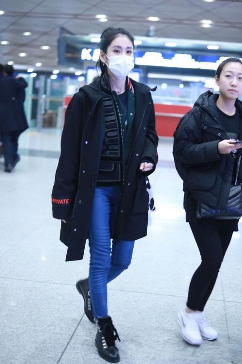 张碧晨穿的跟素人差不多，平时都是这么吸粉的？