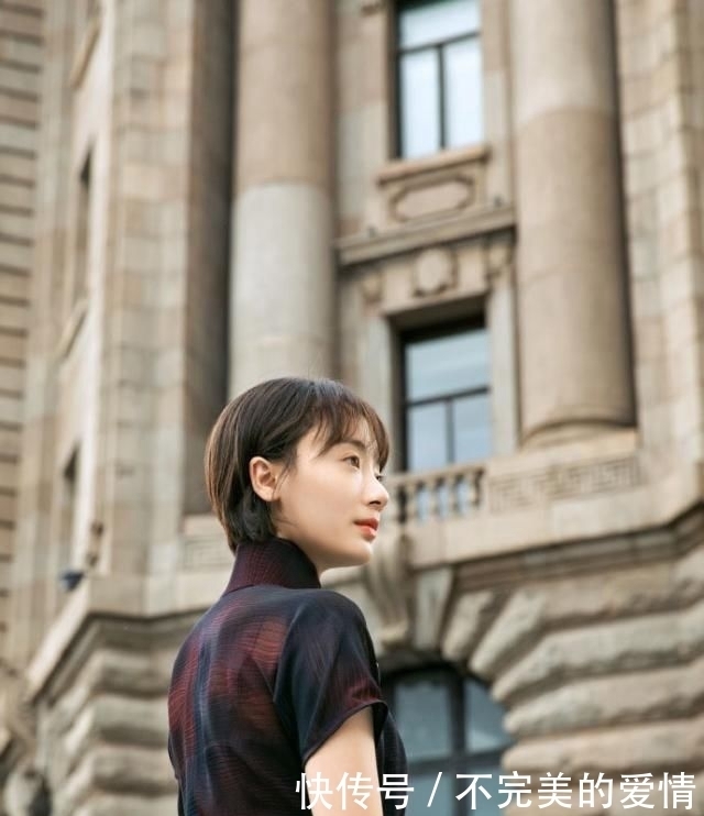『 唯一』如今愈发有气质，穿旗袍优雅动人！，张嘉译唯一捧不红的“女儿”