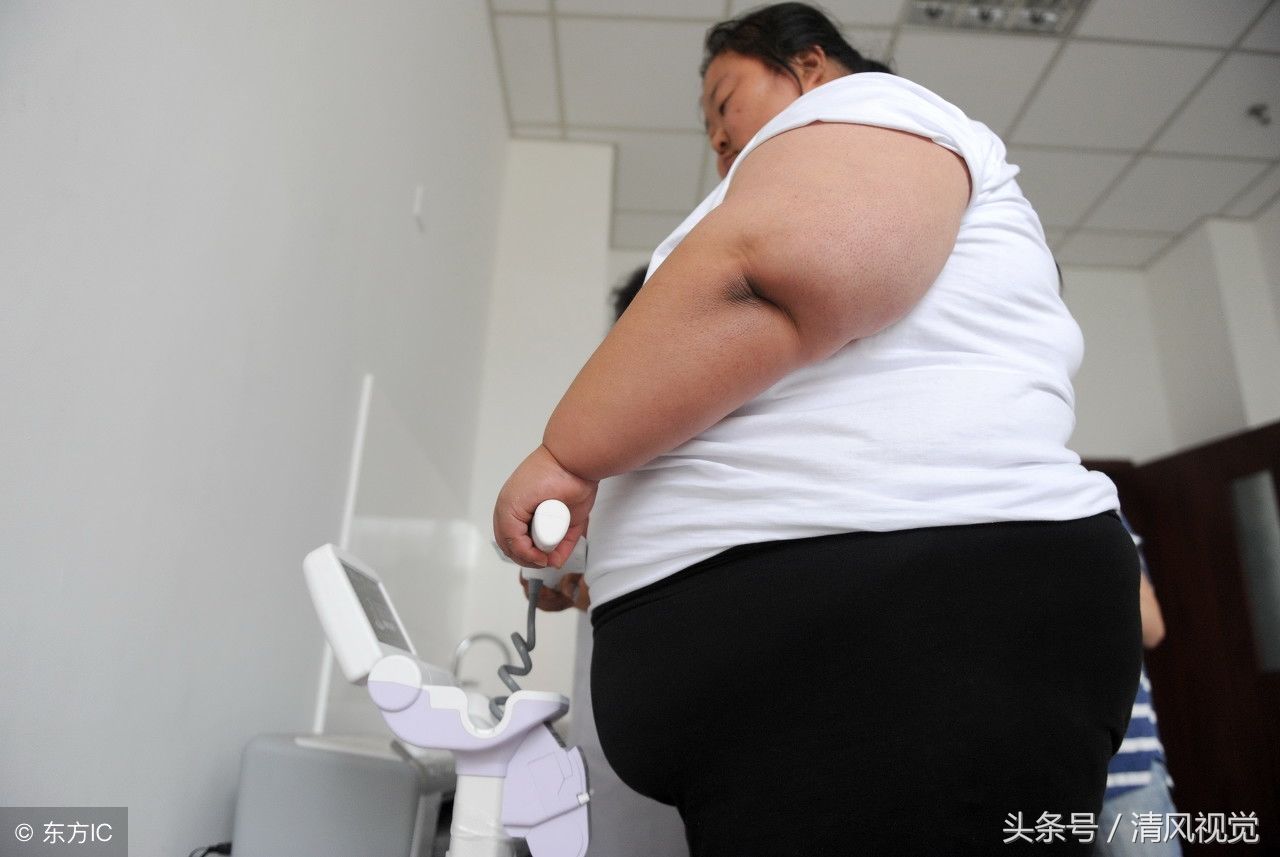 32岁姑娘体重356斤，会2门外语就业受歧视，按摩减肥欲找男友