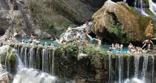 世界唯一的悬崖温泉:可直接饮用还能治疗,就在中国,你去过吗