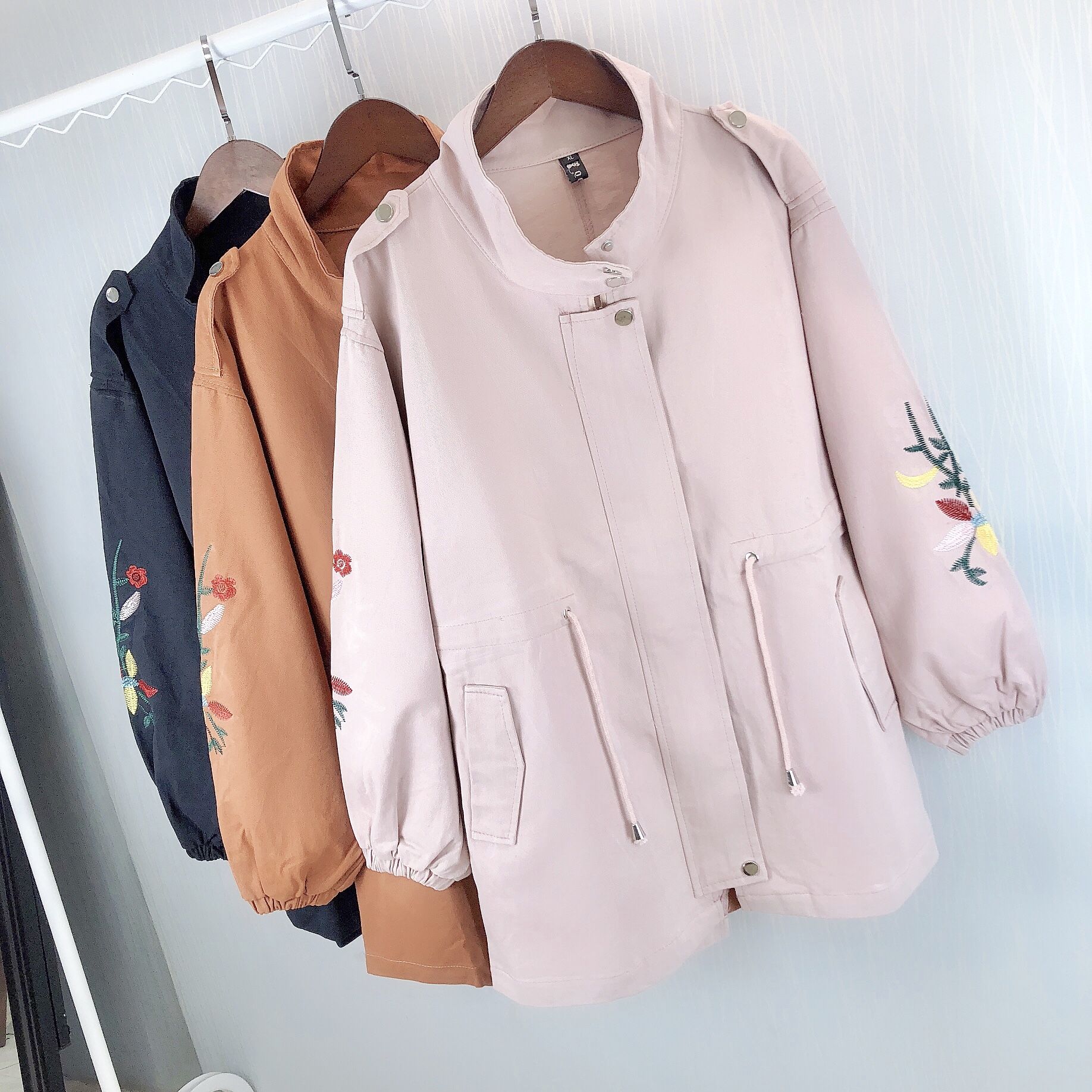 1米58的女人尽量少穿长外套，入秋就要这样穿，看着十分显高