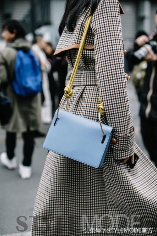 秋季的质感系蓝色单品，让你美出新高度！