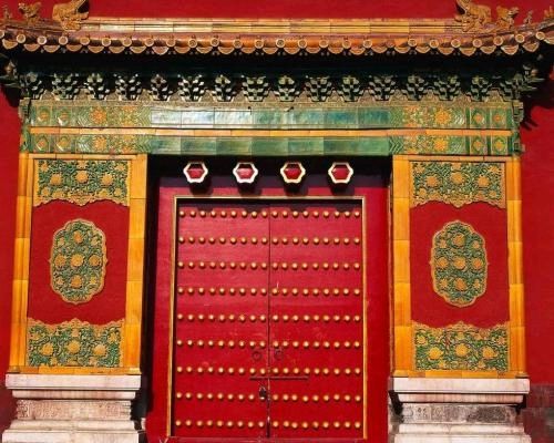  #门上#古门上的突出物是什么？进门前，先看一下线和柱