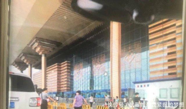 女子拍照扬言要炸南京南站？起因竟是朋友不请她吃饭