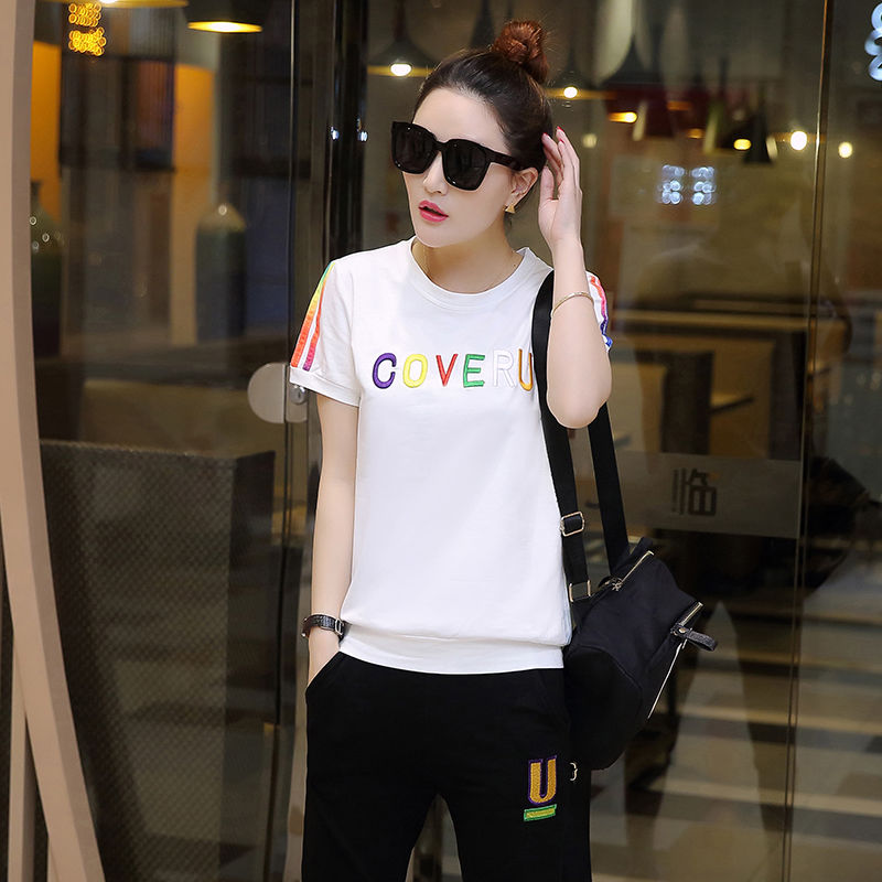 如果你的身高不足一米六，出门多穿这套装，比晚晚装显美嫩减龄