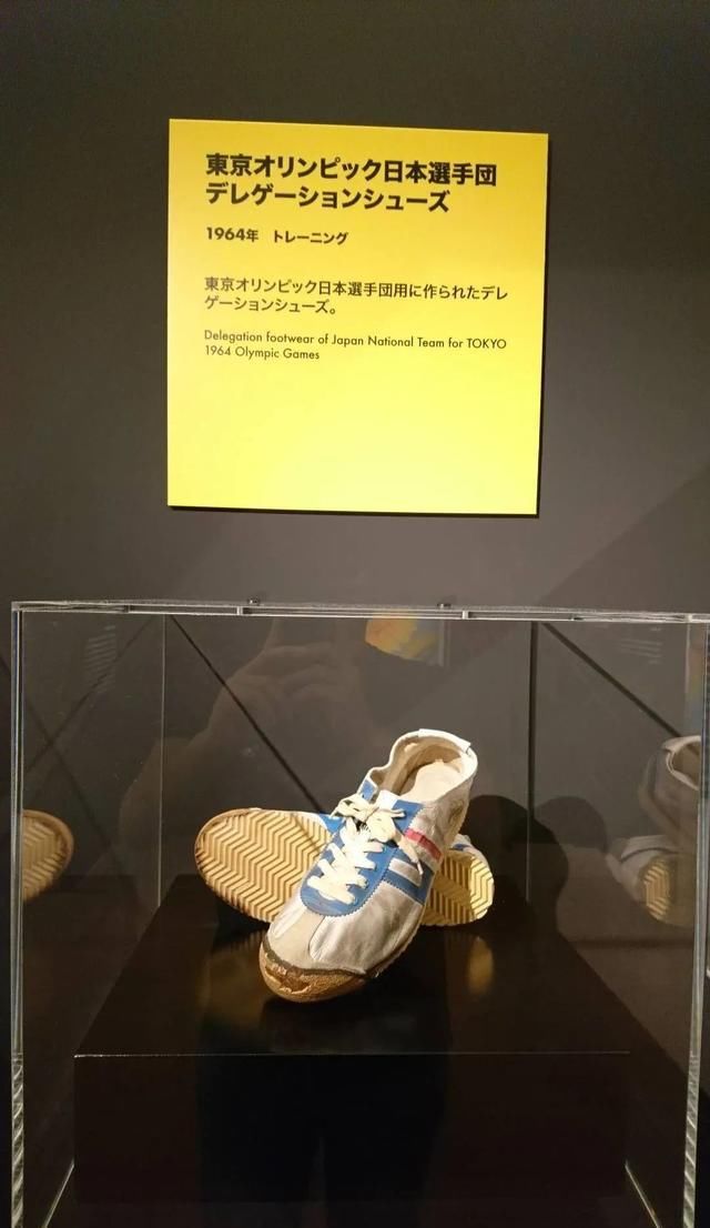 [双鞋]球鞋推荐，这双鞋可能是最时尚的一款球鞋了