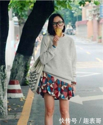  小姐姐：街拍：优雅洋气的小姐姐，仙女般的气质，唯美大气