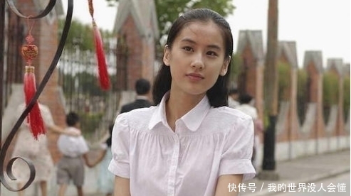  『已成』“玉女”黄圣依已成人妻，看到泳装照后，网友：依旧是女神！