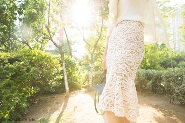 瘦子身材干瘪没看点，巧妙穿衣帮你展露前凸后翘好身材