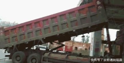 粗心|这个粗心司机“闯祸了”,加油站表示“很委屈”!