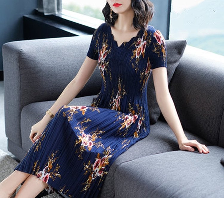 难怪媳妇把套装都扔垃圾桶，原来是显S型的优雅裙，太显身材了