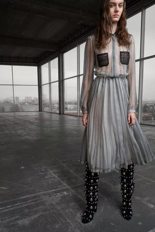 早秋裙子这么穿最时髦!!!