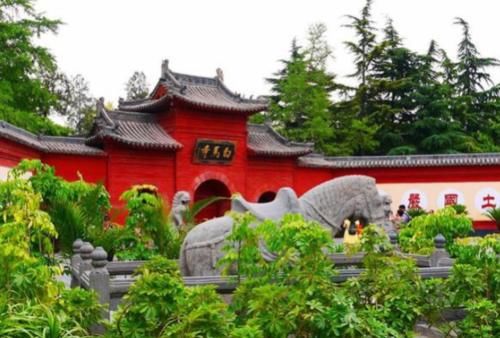 中国著名的5大寺庙，都是佛教寺院，每年有众多游客来参拜！