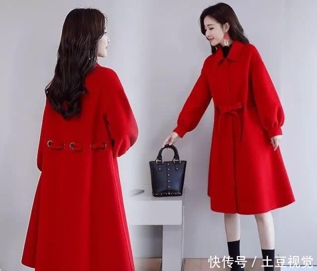  [女人]一个精致的女人冬日离不开羊绒大衣，时髦修身，显得时尚利落