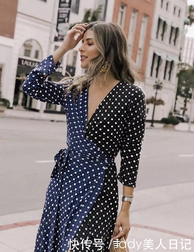 大胸这样不显胖，小胸这样才迷人，“微乳时尚”已经风靡全球