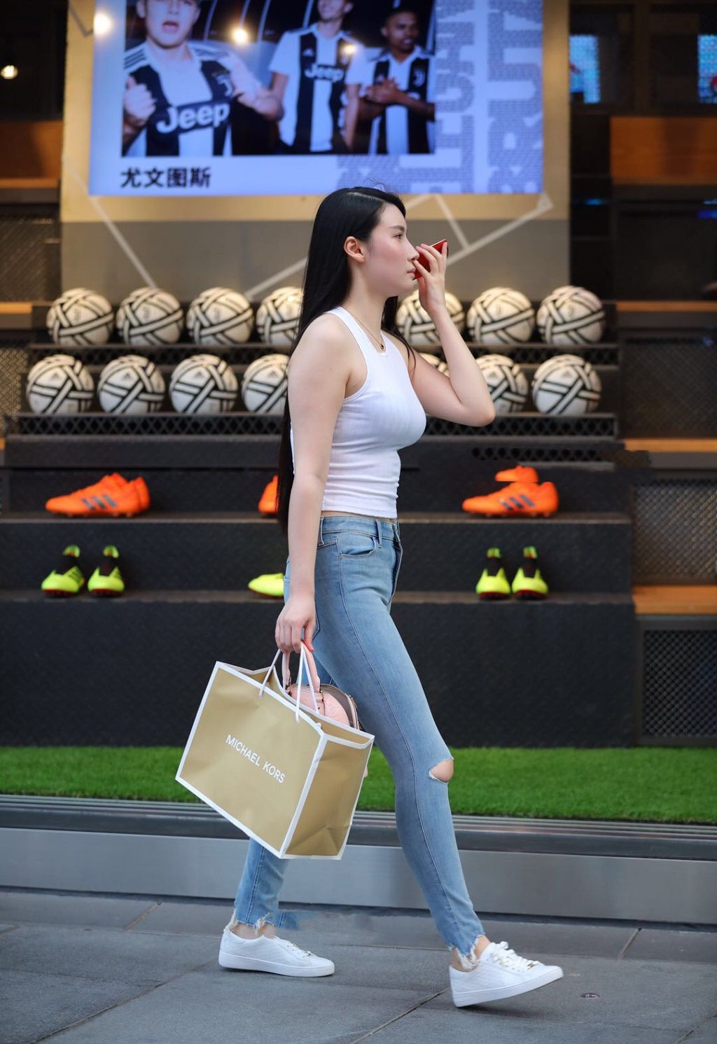 街拍路人，穿搭时尚前卫的路人，就像耀眼的明星一样气质爆表