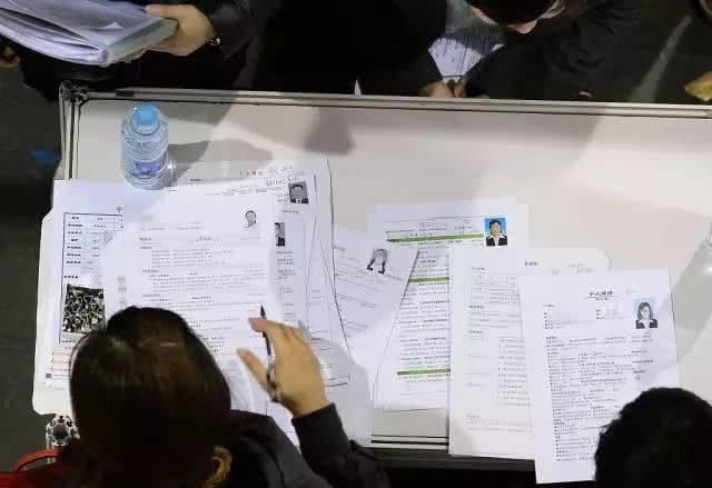  『上班』“匮乏感”来袭：假装在上班和已经再就业的失业北漂们