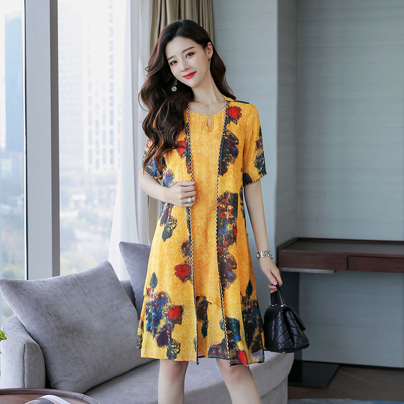 表姐结婚，妈妈就穿这种高贵裙，档次还显嫩，大家盛赞好看有眼光